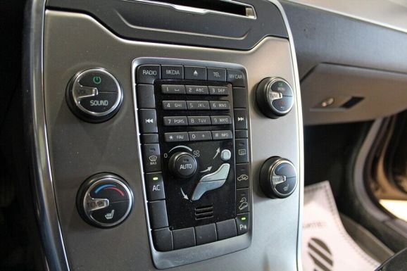 Volvo XC70, 2.4 л, АТ, 2012 фото 2