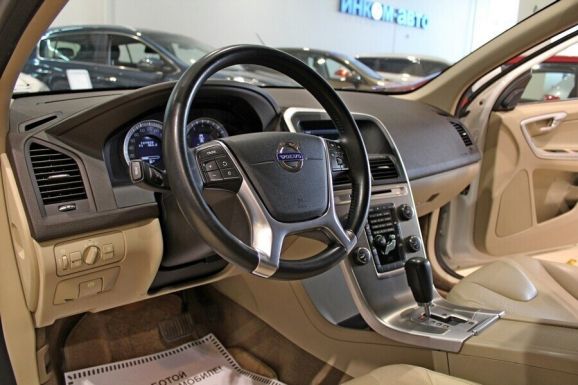 Volvo XC60, 2.0 л, Робот, 2012 фото 9