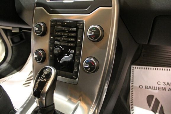 Volvo XC70, 2.4 л, АТ, 2015 фото 9
