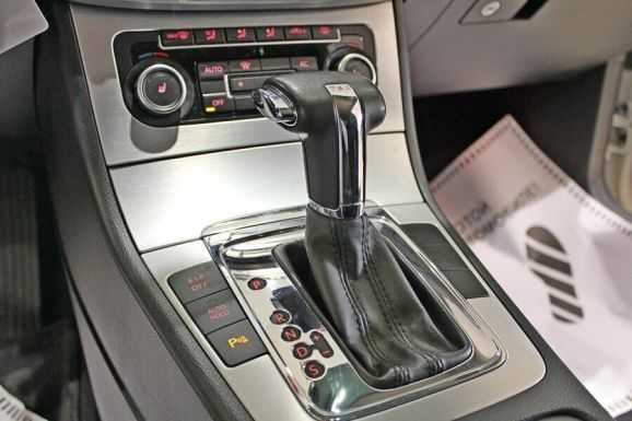 Volkswagen Passat, 1.8 л, Робот, 2010 фото 2