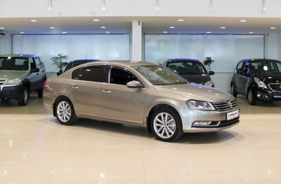 Volkswagen Passat, 1.8 л, Робот, 2011 фото 4