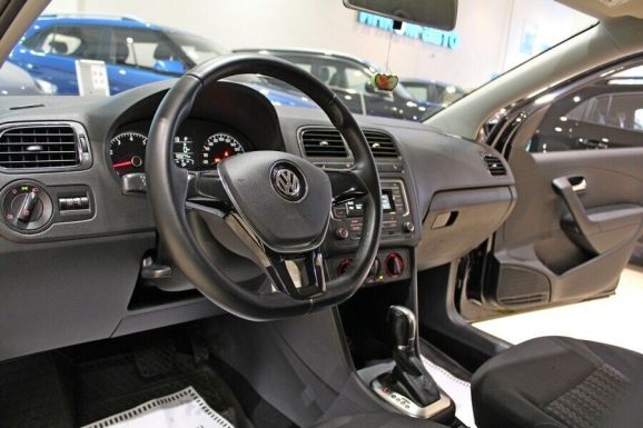 Volkswagen Polo, 1.6 л, АТ, 2016 фото 2