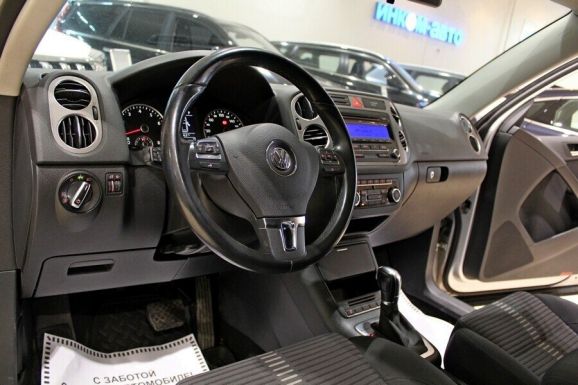 Volkswagen Tiguan, 2.0 л, АТ, 2014 фото 2