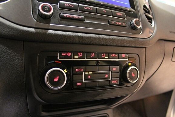 Volkswagen Tiguan, 2.0 л, АТ, 2014 фото 1