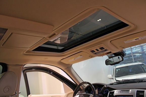 Cadillac Escalade, 6.2 л, АТ, 2010 фото 12