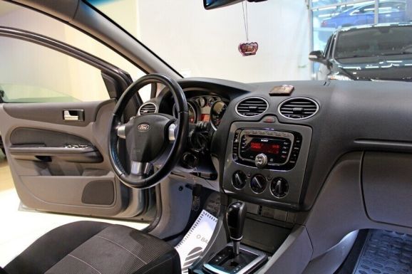 Ford Focus, 2.0 л, АТ, 2010 фото 7