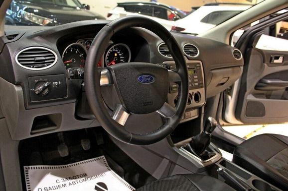 Ford Focus, 1.8 л, МТ, 2011 фото 2