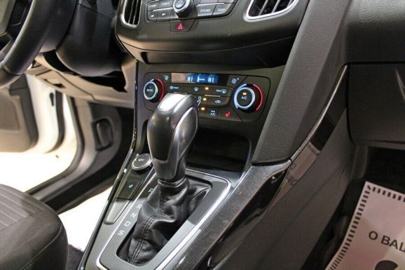 Ford Focus, 1.6 л, АТ, 2015 фото 9