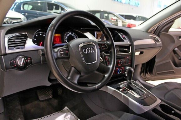 Audi A4, 1.8 л, Вариатор, 2010 фото 8