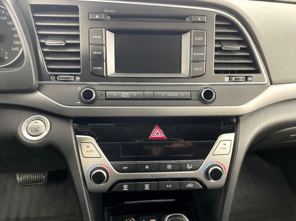 Hyundai Elantra, 2.0 л, АТ, 2017 фото 12