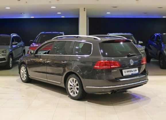 Volkswagen Passat, 1.8 л, Робот, 2012 фото 6