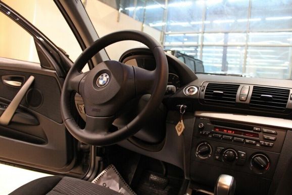 BMW 1 серии, 1.6 л, АТ, 2010 фото 8