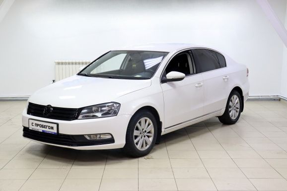 Volkswagen Passat, 1.8 л, Робот, 2013 фото 3