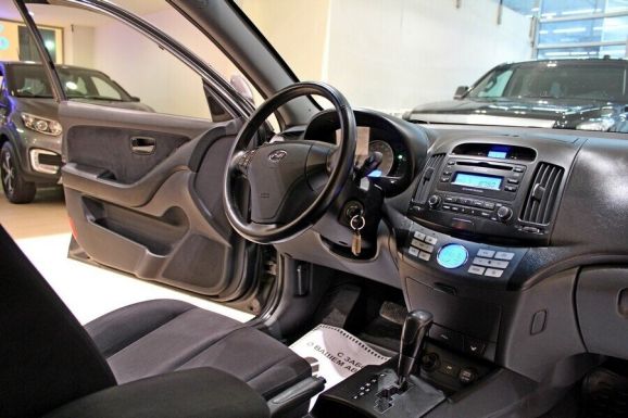 Hyundai Elantra, 1.6 л, АТ, 2010 фото 7