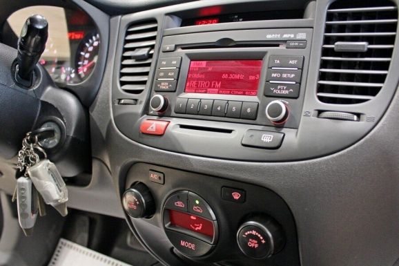 Kia Rio, 1.4 л, АТ, 2011 фото 9