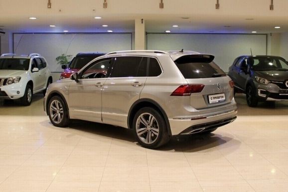 Volkswagen Tiguan, 2.0 л, Робот, 2018 фото 5