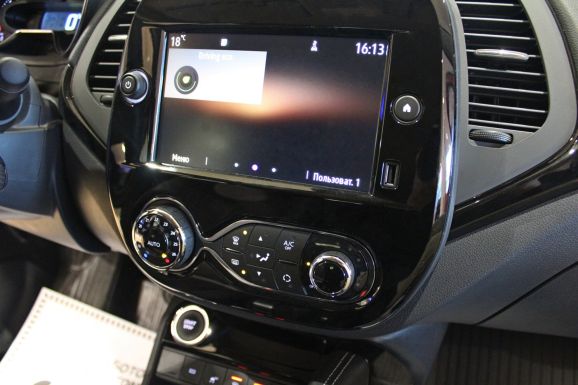 Renault Kaptur, 1.6 л, Вариатор, 2021 фото 9