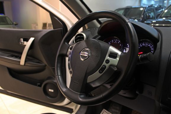 Nissan Qashqai, 2.0 л, Вариатор, 2013 фото 10