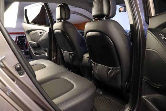 Hyundai ix35, 2.0 л, АТ, 2012 фото 2