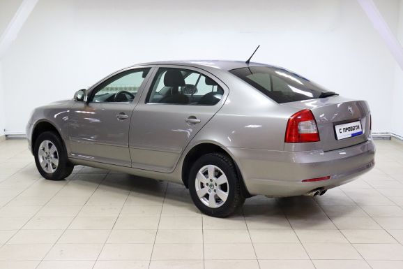 Skoda Octavia, 1.8 л, Робот, 2012 фото 4