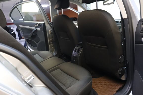 Skoda Octavia, 1.8 л, Робот, 2012 фото 10