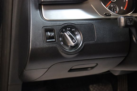Volkswagen Passat, 1.8 л, Робот, 2013 фото 10
