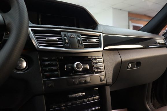 Mercedes-Benz E-Класс, 3.0 л, АТ, 2011 фото 14