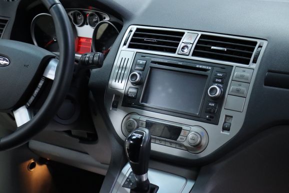 Ford Kuga, 2.0 л, Робот, 2011 фото 1