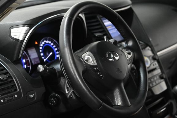 Infiniti FX, 3.7 л, АТ, 2012 фото 8