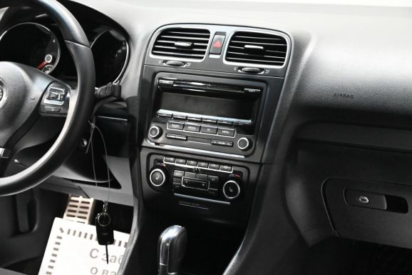 Volkswagen Golf, 1.4 л, Робот, 2011 фото 10