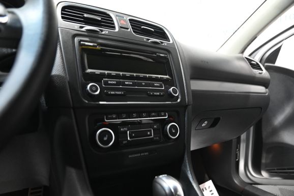 Volkswagen Golf, 1.4 л, Робот, 2011 фото 11