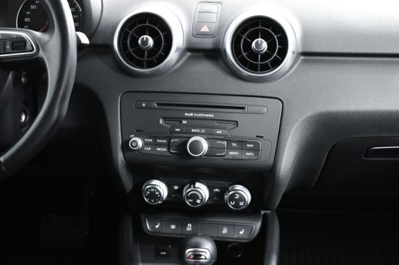 Audi A1, 1.4 л, Робот, 2015 фото 8