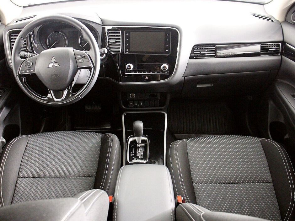 Mitsubishi Outlander, 2.0 л, Вариатор, 2020 фото 7