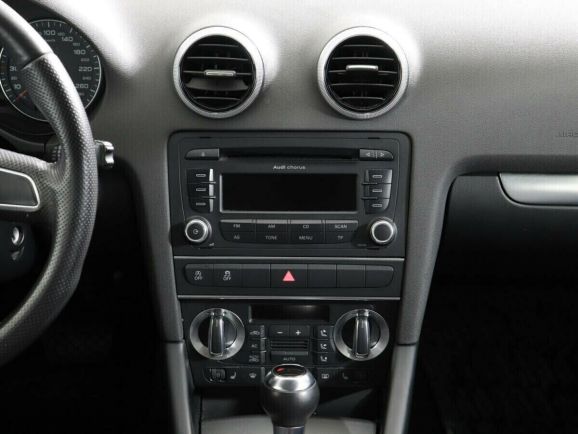 Audi A3, 1.6 л, Робот, 2011 фото 2