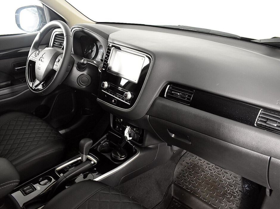 Mitsubishi Outlander, 2.0 л, Вариатор, 2020 фото 9