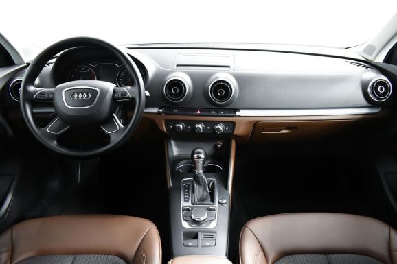 Audi A3, 1.8 л, Робот, 2016 фото 7