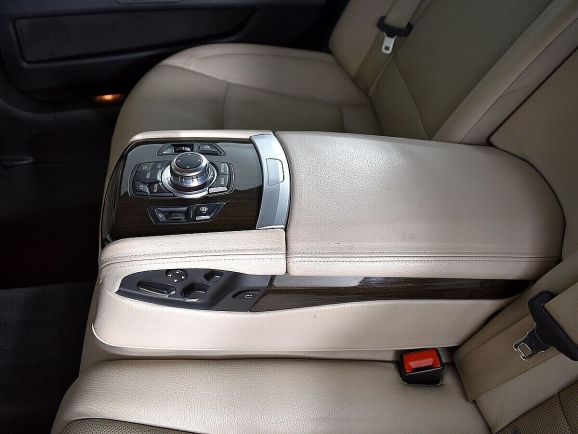 BMW 7 серии, 3.0 л, АТ, 2011 фото 15