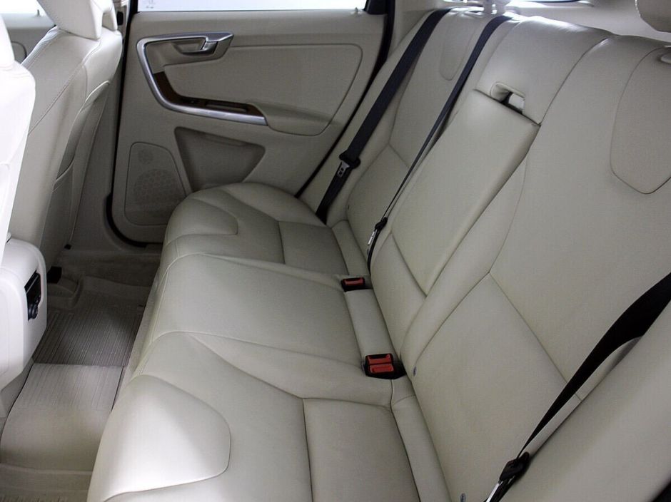 Volvo XC60, 2.4 л, АТ, 2013 фото 1