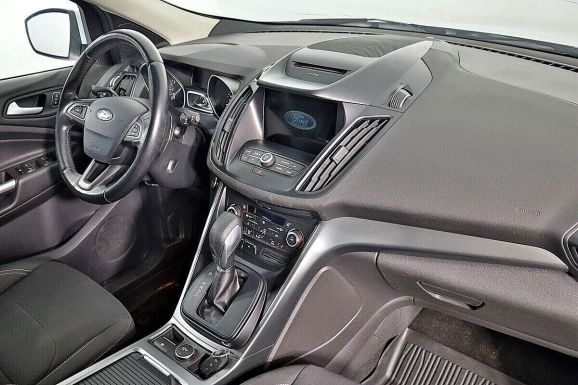Ford Kuga, 1.5 л, АТ, 2018 фото 9
