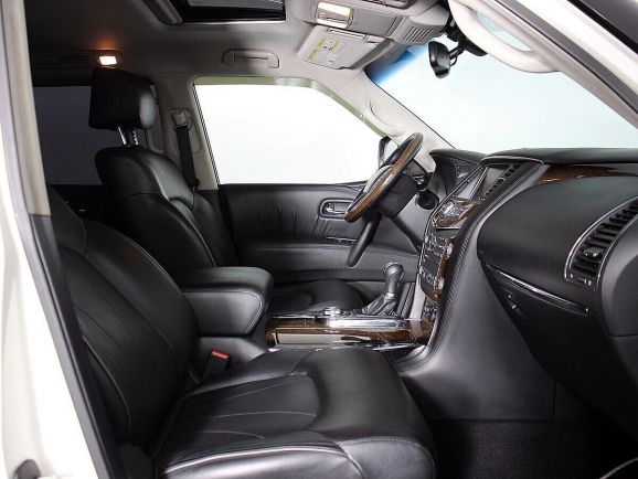 Infiniti QX56, 5.6 л, АТ, 2011 фото 2