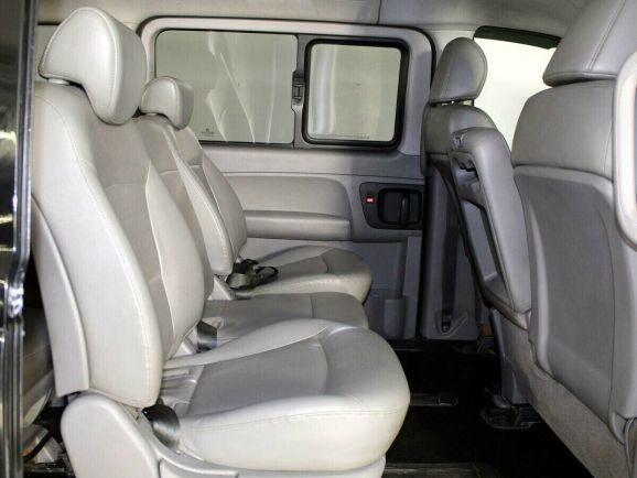 Hyundai Grand Starex, 2.5 л, АТ, 2011 фото 2