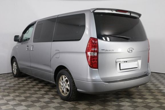 Hyundai Grand Starex, 2.5 л, АТ, 2014 фото 4