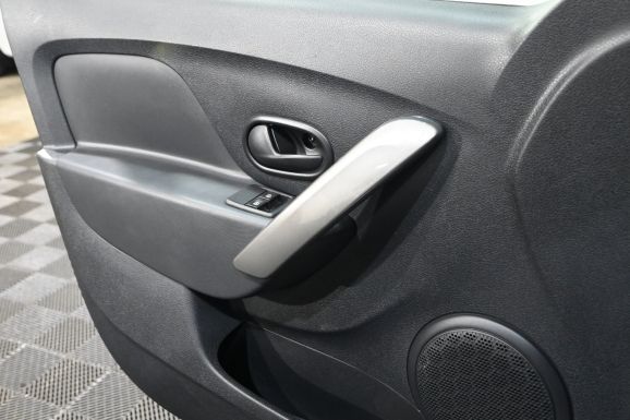 Renault Sandero, 1.6 л, МТ, 2020 фото 2
