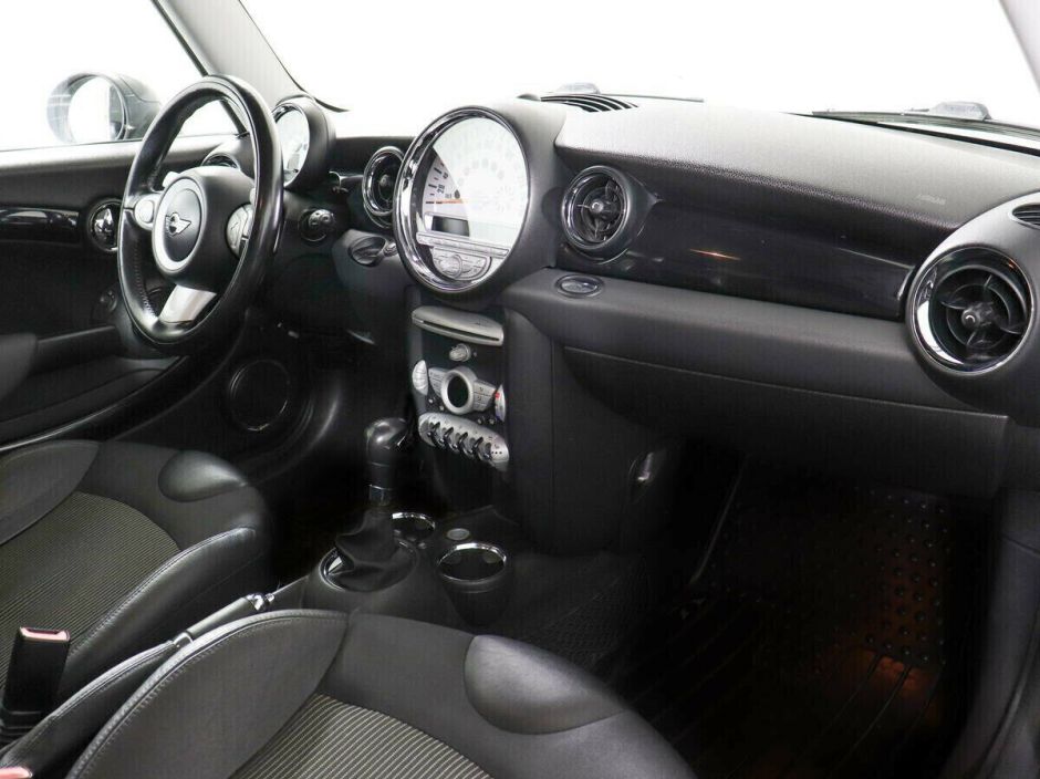 MINI Hatch, 1.6 л, АТ, 2010 фото 2
