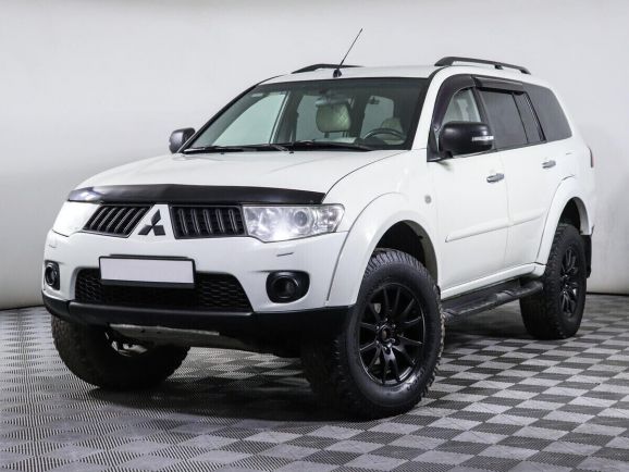 Mitsubishi Pajero Sport, 2.5 л, АТ, 2015 фото 3