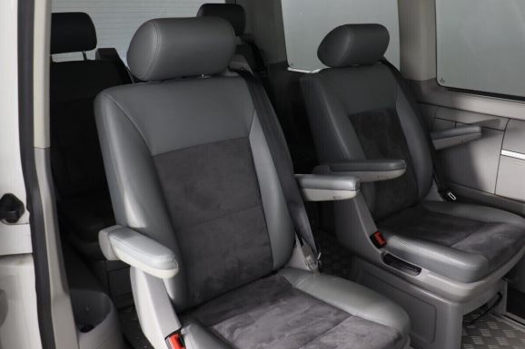 Volkswagen Multivan, 2.0 л, Робот, 2012 фото 1