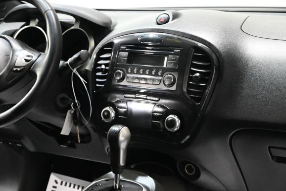 Nissan Juke, 1.6 л, Вариатор, 2011 фото 2