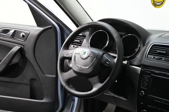 Skoda Yeti, 1.8 л, Робот, 2012 фото 8