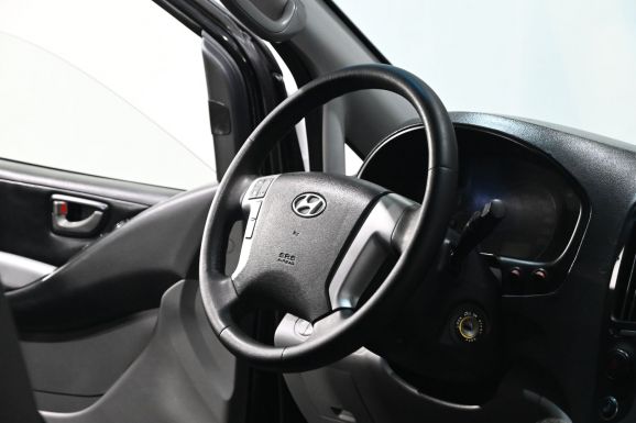 Hyundai H-1, 2.5 л, МТ, 2011 фото 10