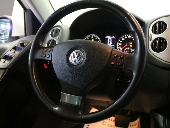 Volkswagen Tiguan, 2.0 л, АТ, 2011 фото 11
